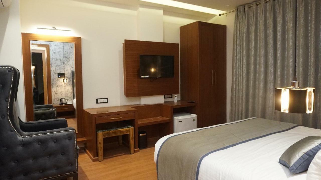 Cennet The Boutique Hotel Prayagraj Bagian luar foto